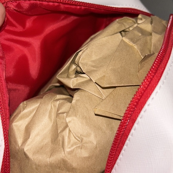 BioWorld Hello Kitty & Friends holiday cosmetic bag -HK - Picture 4 of 8